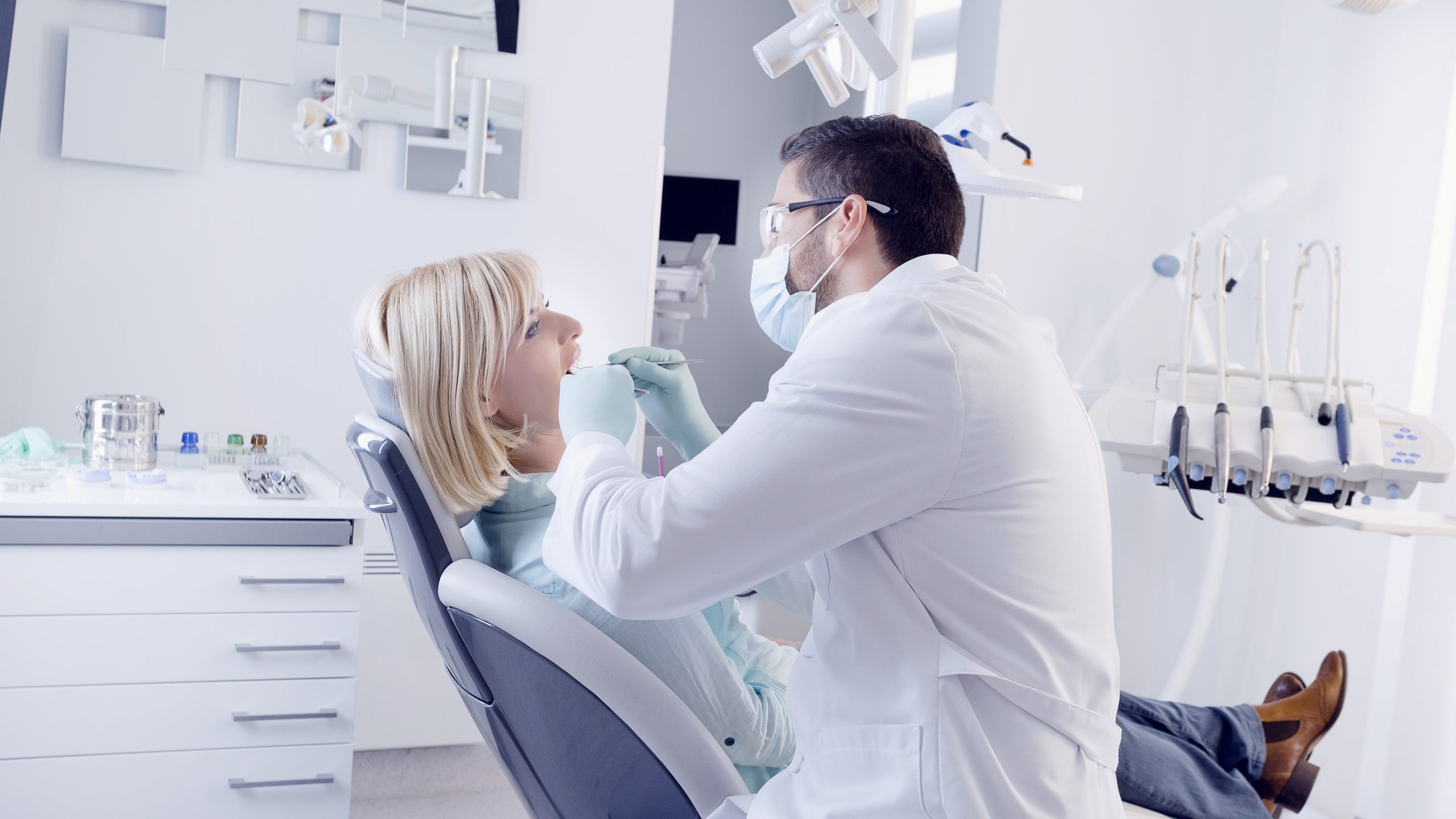 Dentist in Mira Loma, CA